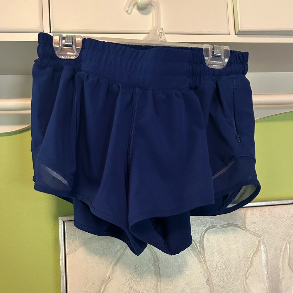 Blue Lululemon hotty hot 2.5” shorts